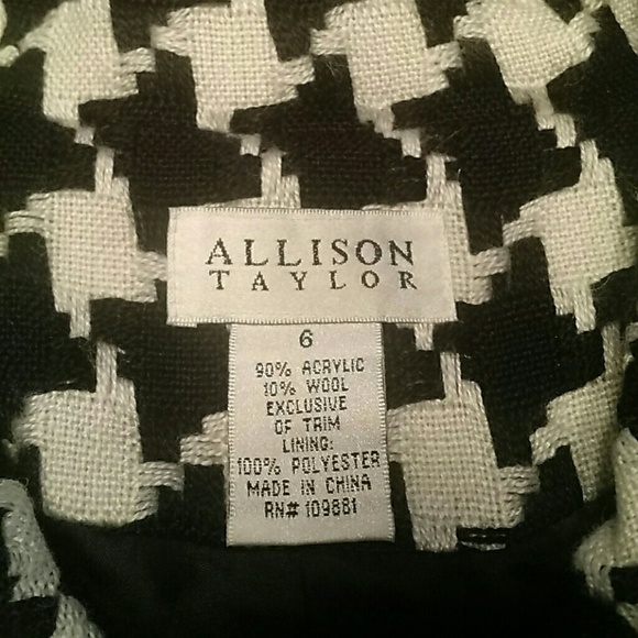 Houndstooth Cropped Blazer - Picture 2 of 2